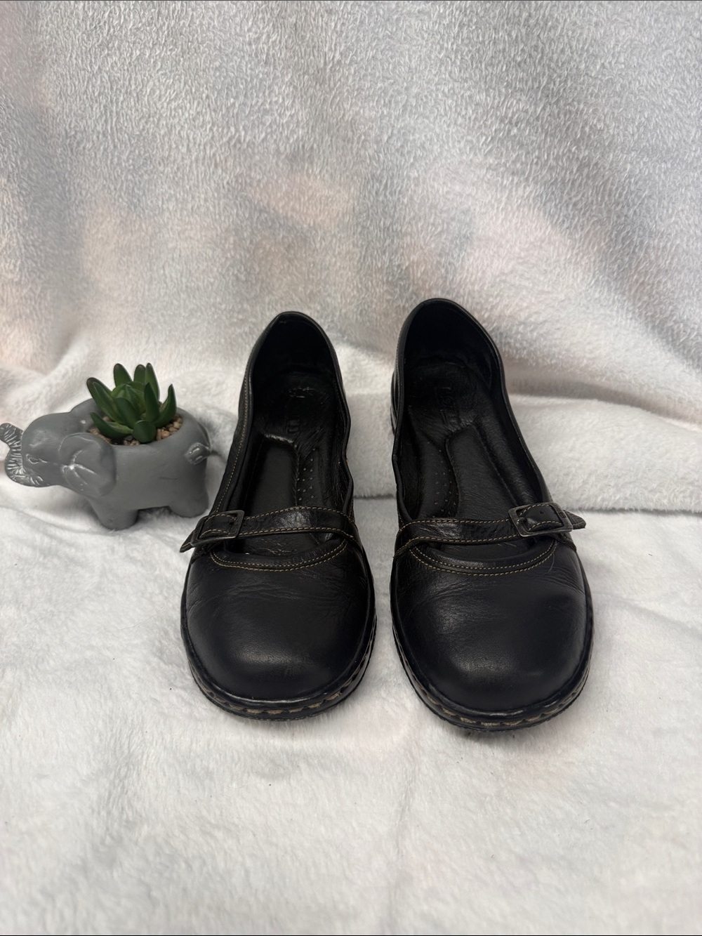 Born Black Leather Mary Jane Flats with Contrast Stitching - Picture 2 of 4